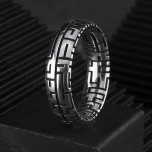 Labyrinth Ring